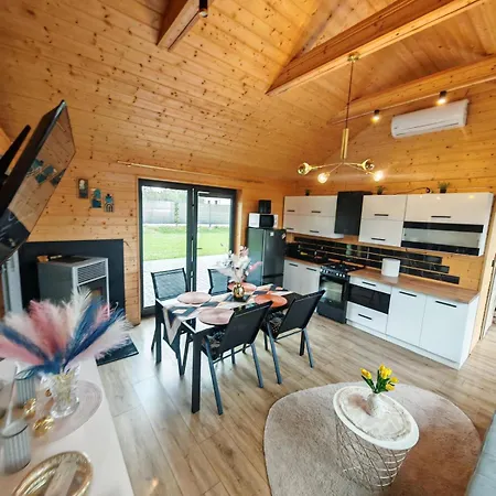 Feriehus Dom Wlk-house Z Balia Czestkowo (Koscierzyna)